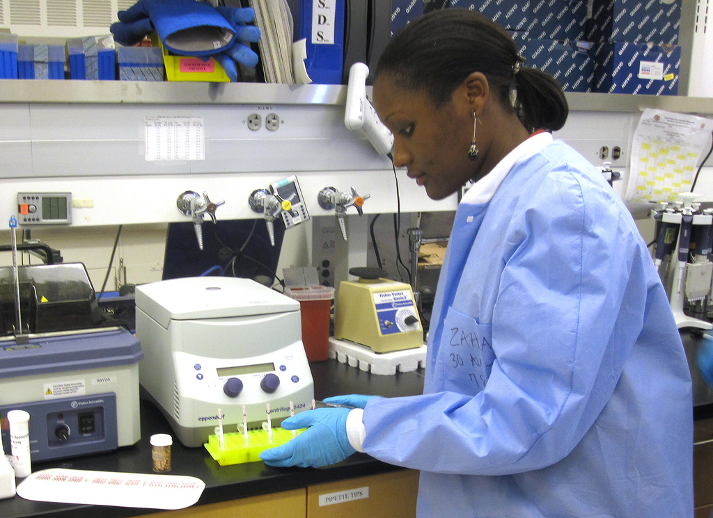 Dependencia científica en estudios de salud científica laboratorio África 